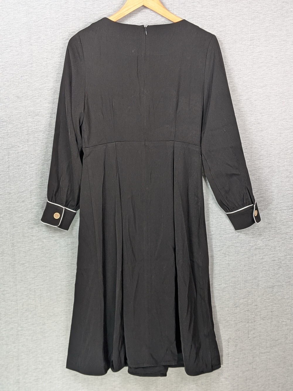 Bayue Style V-Neck Long Sleeve Midi Dress with Contrast Piping - Picture 3 of 9